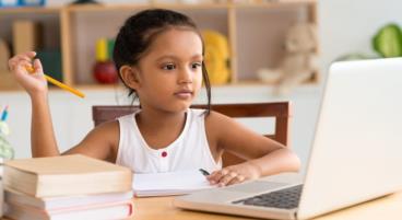 Anbieter für Online-Nachhilfe versprechen bessere Schulnoten.
